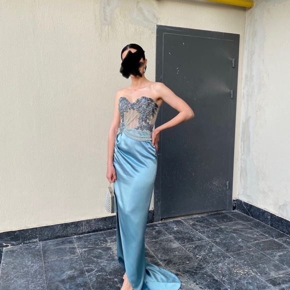 Corset Gown - Picture 3 of 7